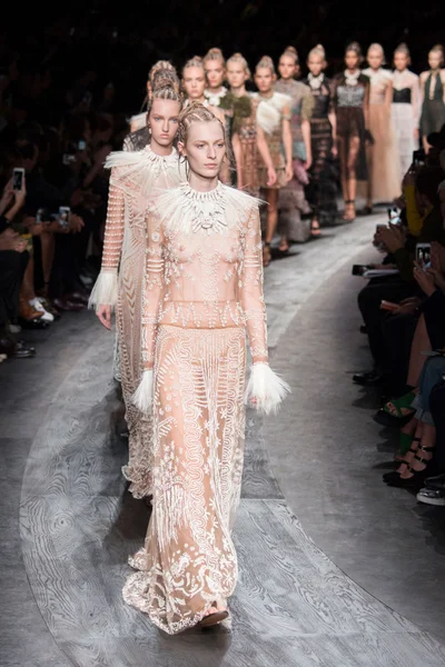 Look 90